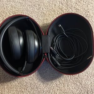 Over ear Beat Studio 3 wireless